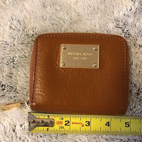 Michael Kors Ziparound Small Coin Purse - Picture 5 of 6